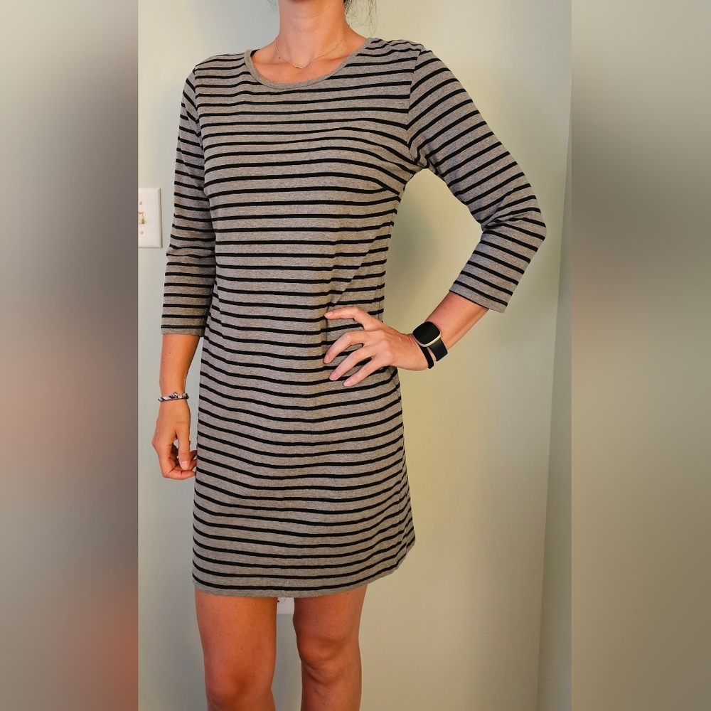 Old Navy Black & Gray Dress in size L. Stretchy, great by itself or with legging